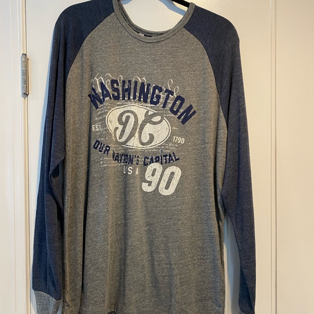 NWT men’s DC baseball T-shirt